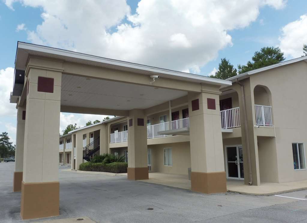 Red Roof Inn Defuniak Springs Exterior photo